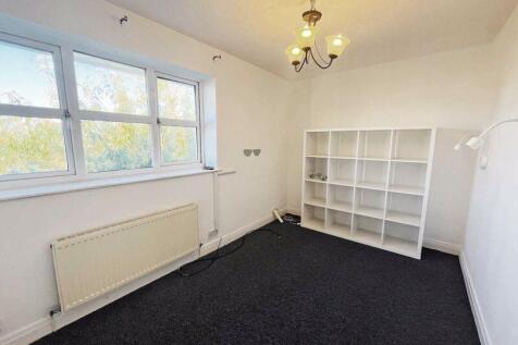 ***PLEASE TELEPHONE FOR VIEWINGS*** 12 The Lapwings, Poulton-Le-Fylde, FY6 7UN photo 3