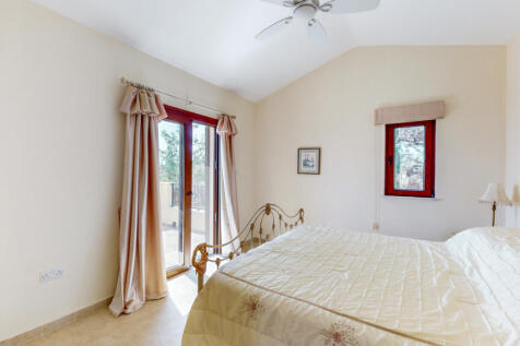 5 Bedroom Villa For 