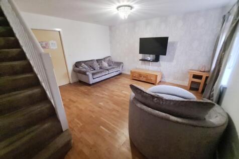 3 bed, 1 bath Semi-Detached in Manchester - Photo 7