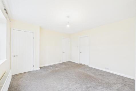 NN16, Orchard Crescent, Kettering photo 4