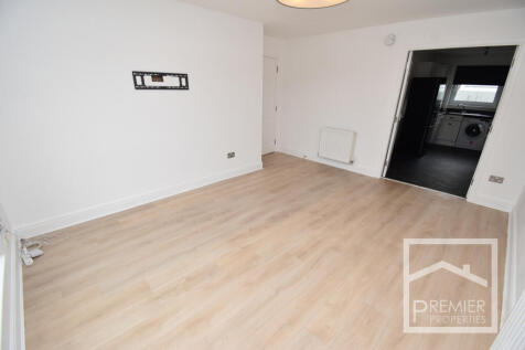 Roxburgh Court, Carfin photo 4