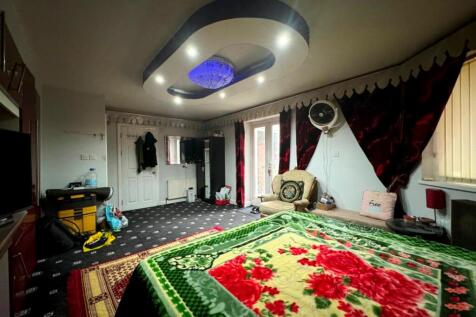 G/floor Master Bedroom