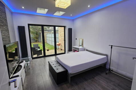 Luxurious 4 Bedroom House
