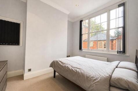 Knighton Drive, Leicester photo 3