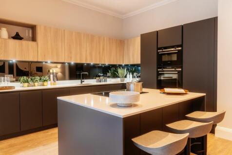 5 bed, 4 bath Town House in Edinburgh - Photo 7