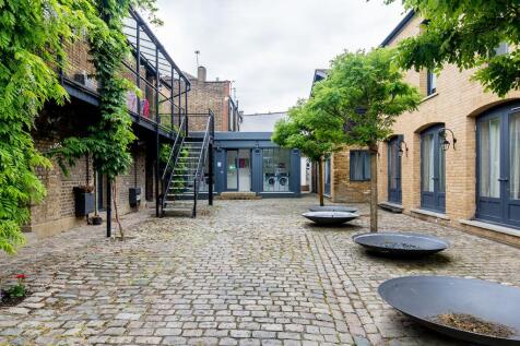 courtyard (example)