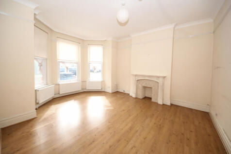 Brownlow Road, Bounds Green, London, N11 photo 2