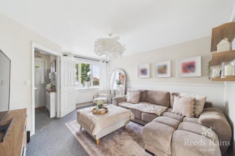 Candle Crescent, Thurcroft, Rotherham, South Yorkshire, S66 photo 3