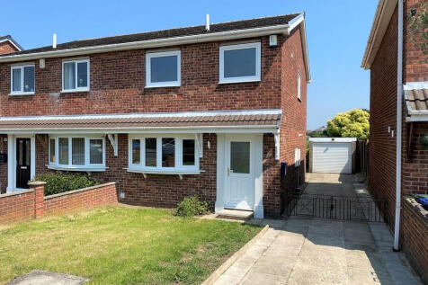 3-bed semi-detached on Buckingham Way, Royston, Barnsley, S71, £950/mo