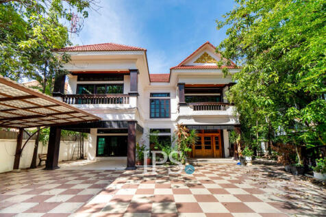 5 Bedroom Villa For Sale - Sala Kamreuk, Siem Reap