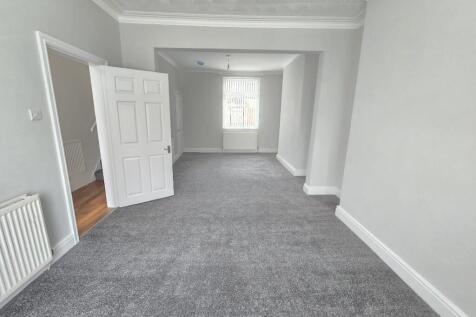 St. Bernard Road, Stockton-On-Tees, Durham, TS18 photo 4
