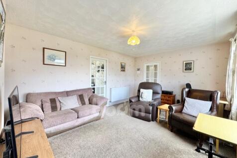 Cherrywood Drive, Beith lounge pic