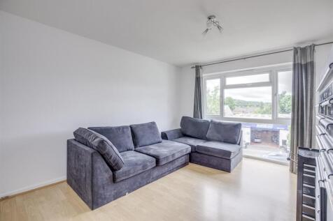 3 Kaybridge Close, HP13 7HF-8.jpg