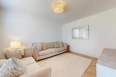 Eagle Crescent Living Room