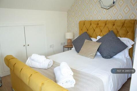 Mesh Accommodation Designed For Relaxation