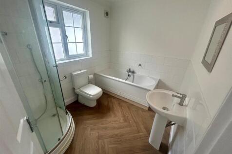 Arbour Way, Hornchurch photo 3