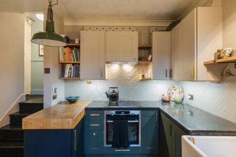 Alcester Crescent E5