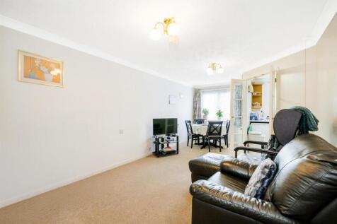 Kingswood Court-10_web.jpg