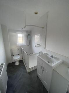 6 ChapelhillPlace ShowerRoom.jpg