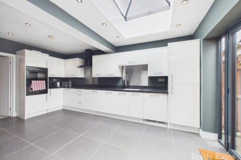 Kitchen/ Living Room