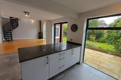 32 Curzon Mews SK9 5JN photo 5