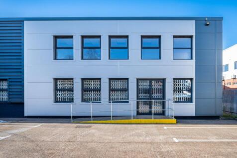 UNIT 8 FAIRWAYS HEATHROW_010.jpg