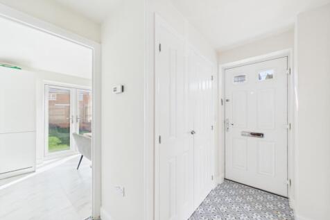 Entrance Hall Stoarge