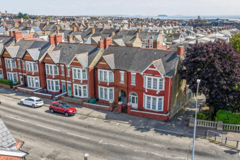 4 bedroom Terraced for sale