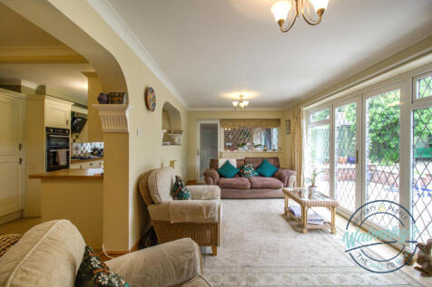 Garden room with delightful views
