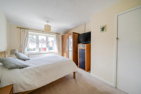 1358112-5-68d3e3d...