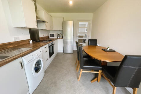 Kitchen a.JPG