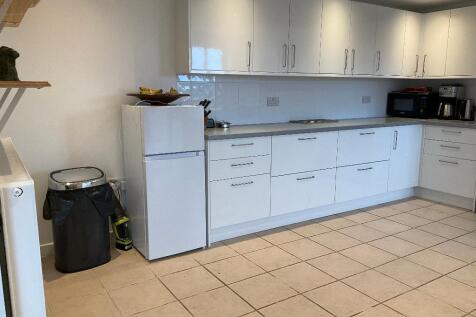 kitchen: space for a table if desired