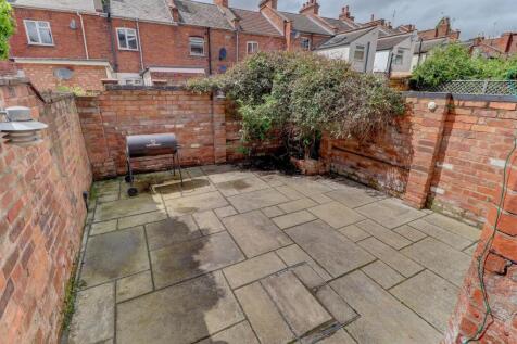 Rear Courtyard Garden