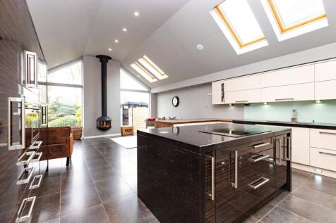 4 bed, 3 bath Detached in Glasgow - Photo 30