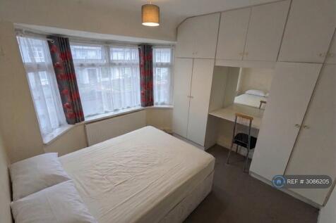 1st Double Bedroom