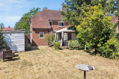Rear garden 1 new.jpg