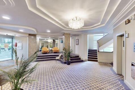 Communal entrance Lobby