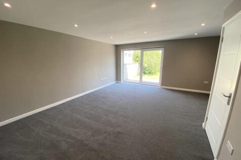 Buckingham Way, Royston, Barnsley, S71 photo 3