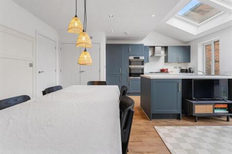 Kitchen/Diner/Family Area
