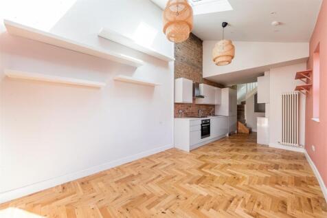 Huxley Road, E10