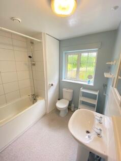 Long Meadow Way, Canterbury photo 5
