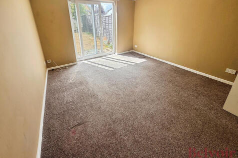 Sandringham Close, Wellingborough photo 3