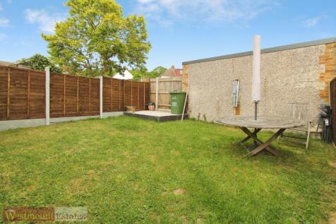 PRIVATE REAR GARDEN