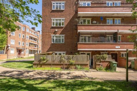 Bradwell Close, E18