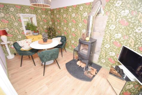 DINING ROOM (2)-2.jpg