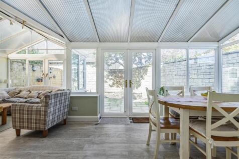 Conservatory - Family Room 2.jpg