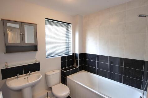Tudor Crescent - COSHAM - UNFURNISHED photo 3