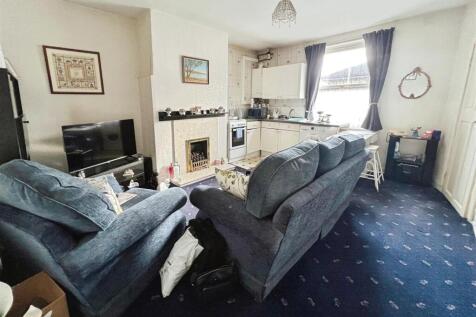 Lounge/Kitchen