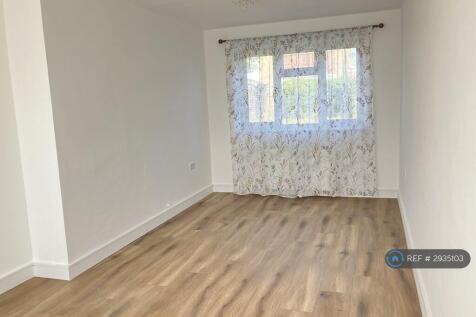 Acres Hall Avenue, Pudsey, LS28 photo 5