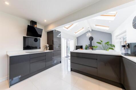 17 Abbotts Road-002.jpg